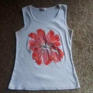 ~White tank top with flower ~